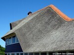 Dak, detail, met raampje en schoorsteen.
<br/>
Gert-Jan Lobbes, 2018